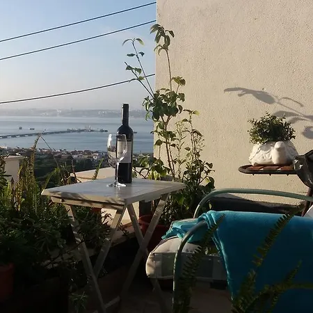 Vista Sobre O Mar E Cidade אלמאדה